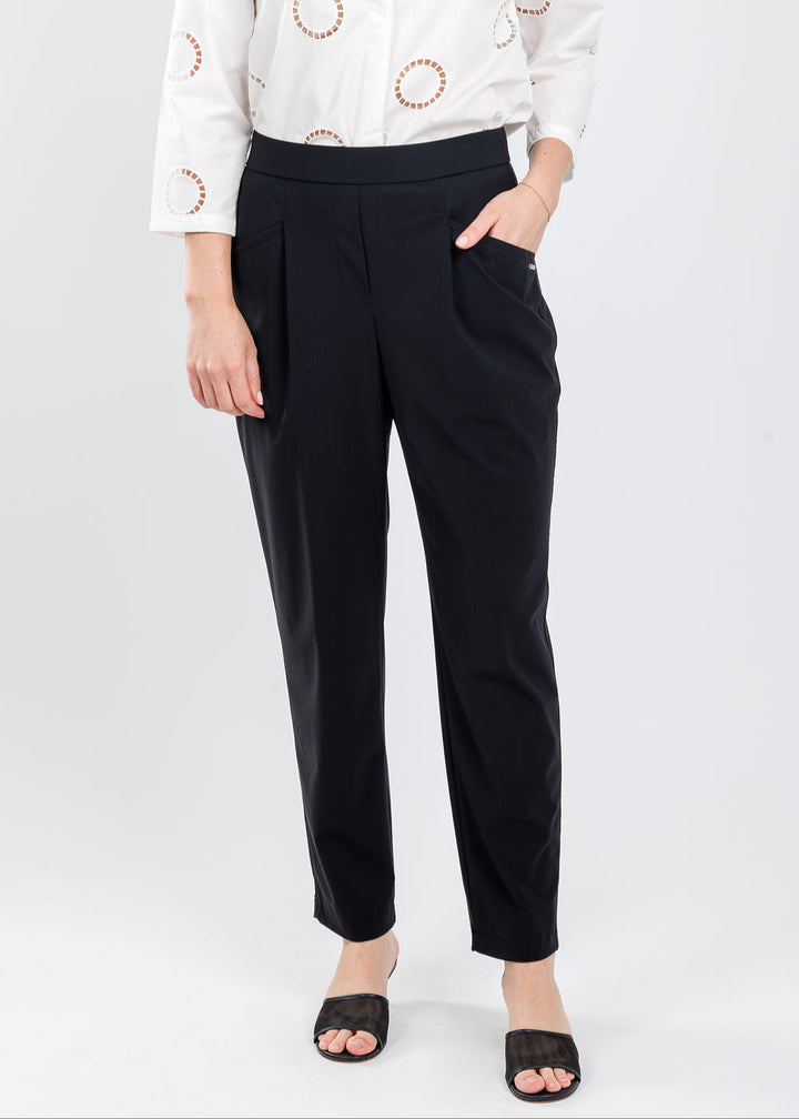 Raffaello Rossi Liliana 7/8 Pants with Pocket in Black available at Barbara Katz