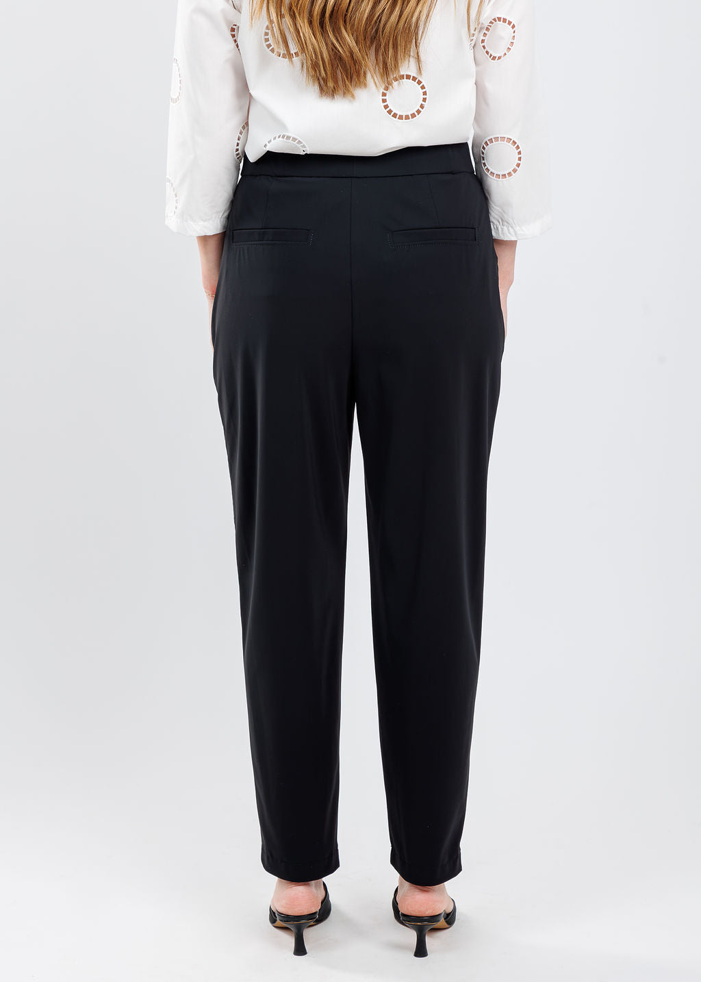 Raffaello Rossi Liliana 7/8 Pants with Pocket in Black available at Barbara Katz