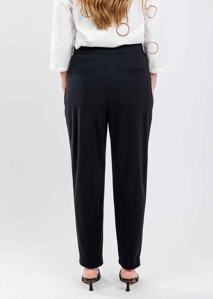 Raffaello Rossi Liliana 7/8 Pants with Pocket in Black available at Barbara Katz