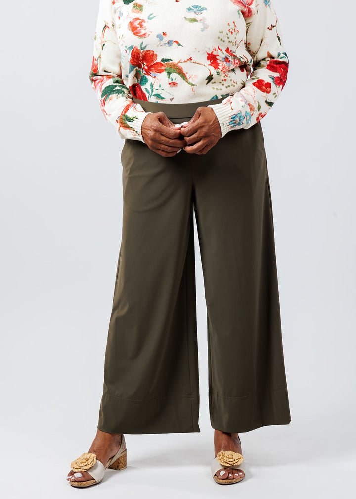 Raffaello Rossi Palina Sport 6/8 Pants in Olive available at Barbara Katz