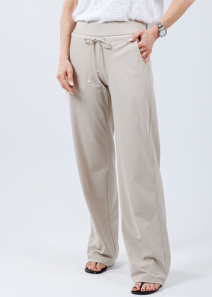 Raffaello Rossi Candice Straight Pants in Kalk available at Barbara Katz