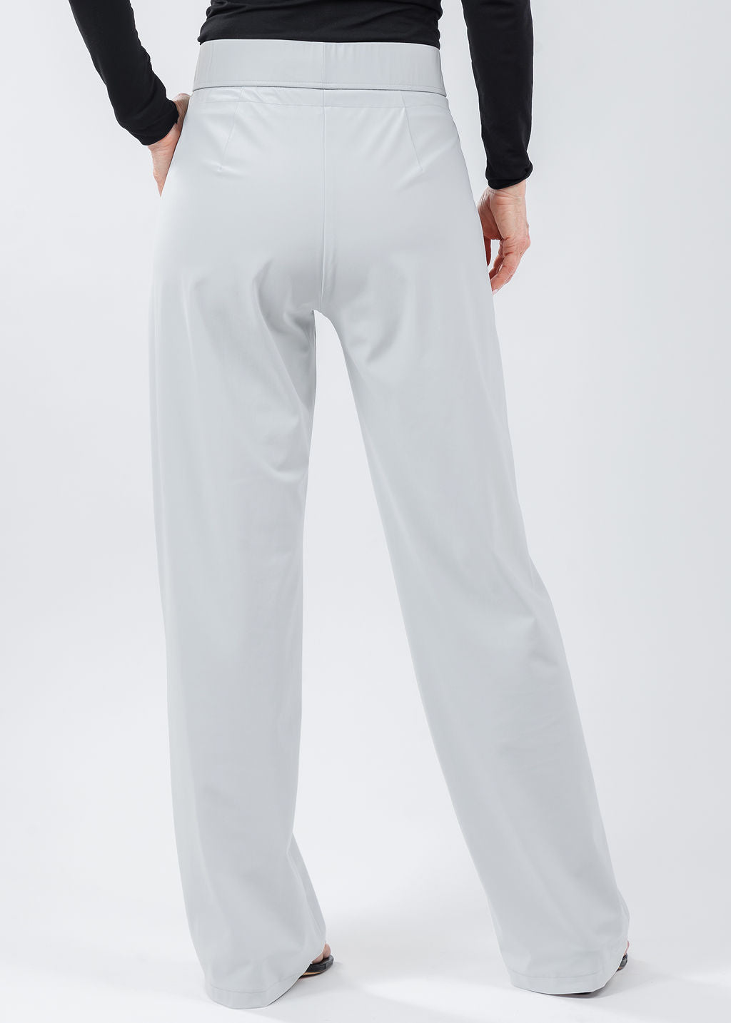 Raffaello Rossi Candice Straight Pants in Light Grey available at Barbara Katz