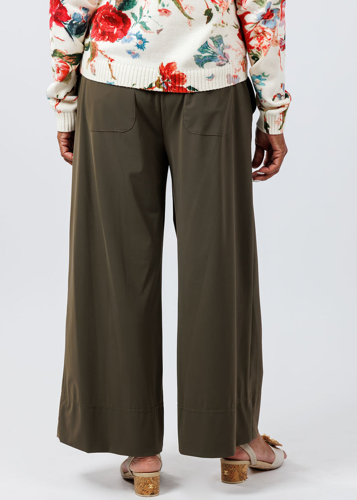 Raffaello Rossi Palina Sport 6/8 Pants in Olive available at Barbara Katz