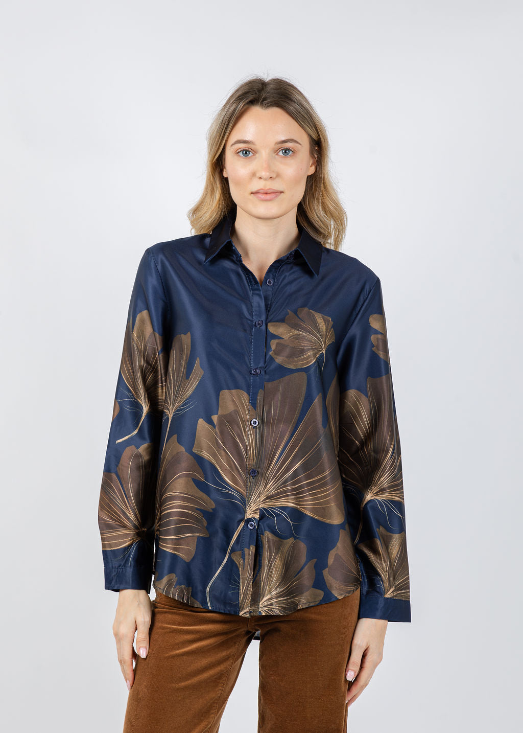 Spanner/Gaby Floral Blouse in Navy available at Barbara Katz