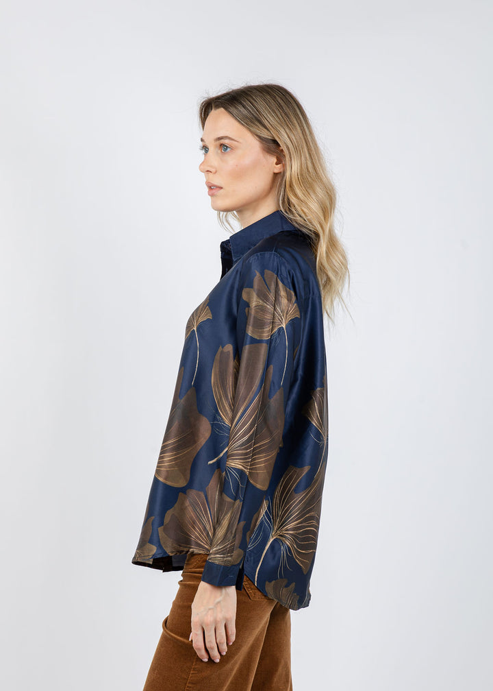 Spanner/Gaby Floral Blouse in Navy available at Barbara Katz