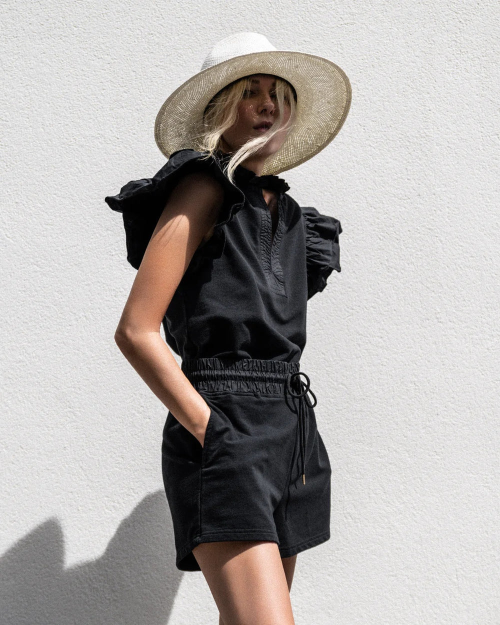 Sundays Arie Short - Black