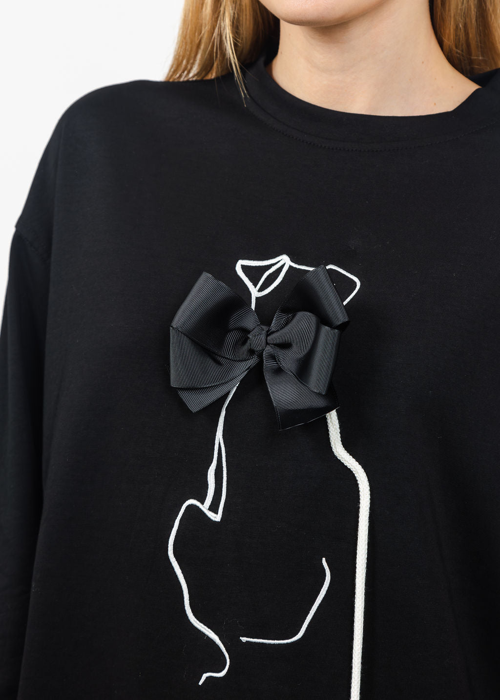 Line Art Crew Neck Sweater - Black