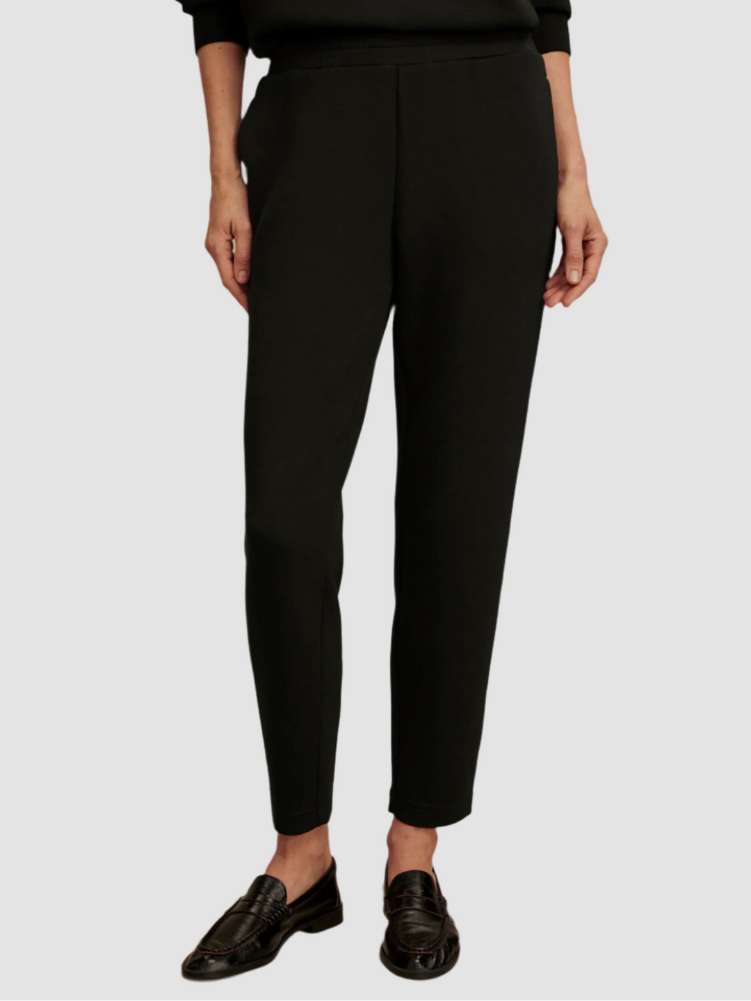Varley The Slim Pant 27.5" in Black available at Barbara Katz