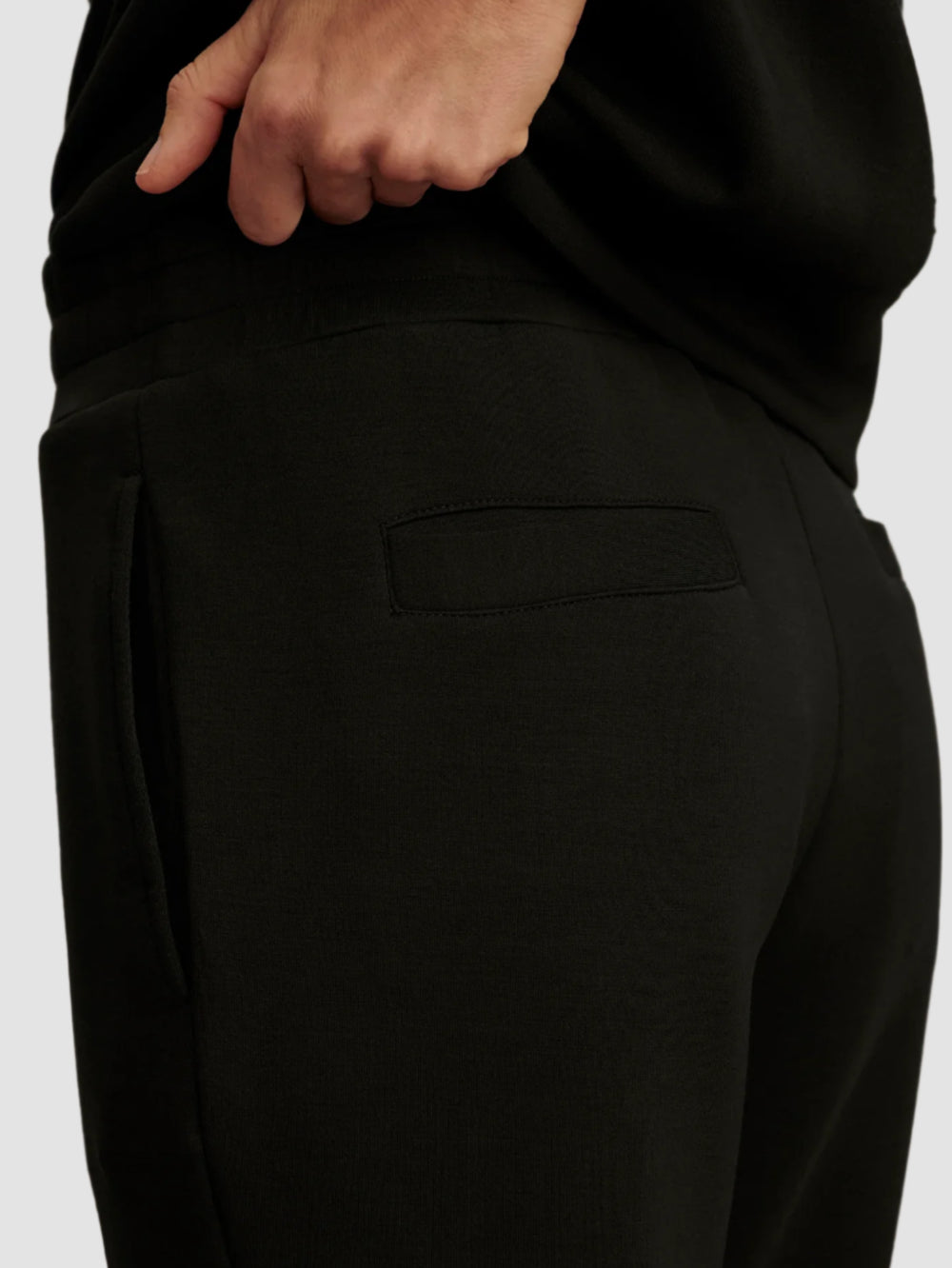 Varley The Slim Pant 27.5" in Black available at Barbara Katz