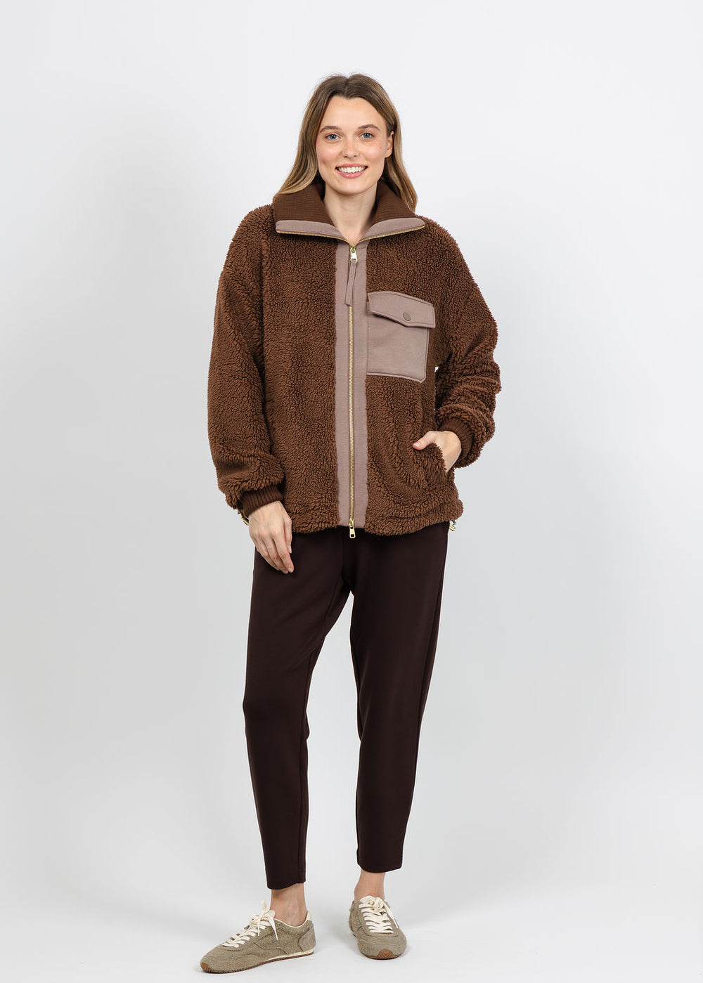 Varley Lowell Sherpa Jacket in Carafe paired with Varley The Slim Pant 25" in Coffee Bean available at Barbara Katz