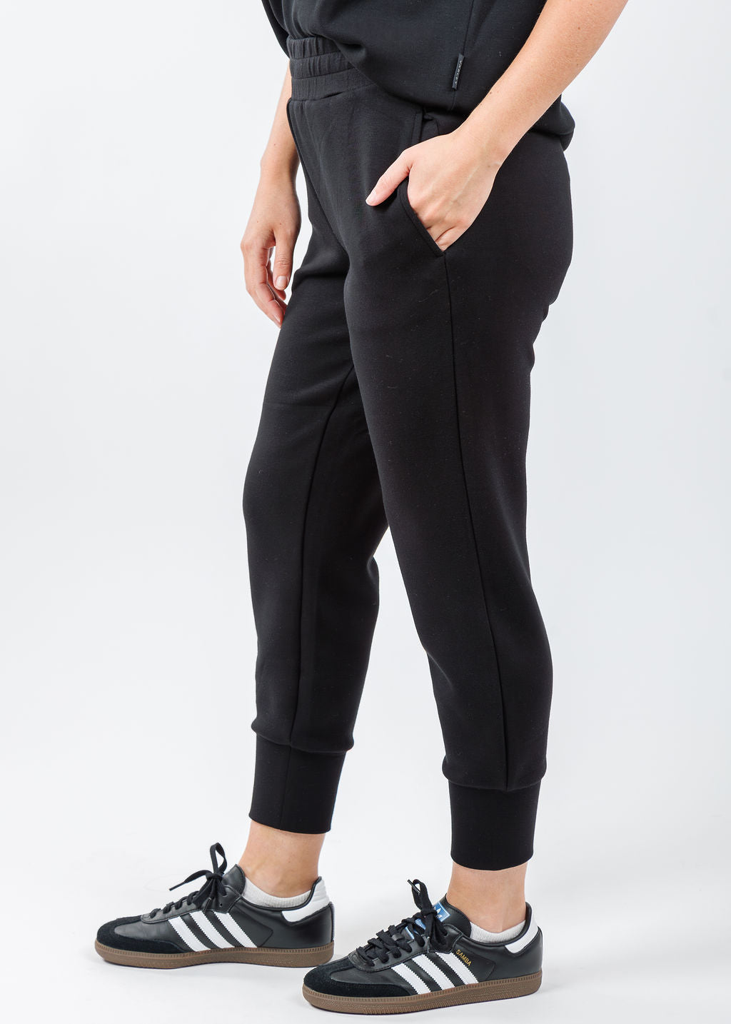 Varley The Slim Cuff Pants 25" in Black available at Barbara Katz
