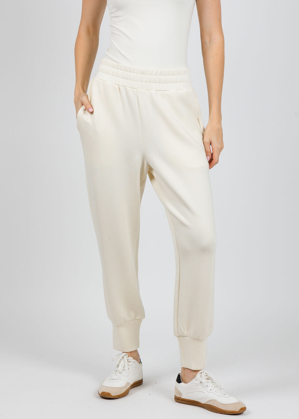 Varley The Slim Cuff Pants 25" in Pristine available at Barbara Katz