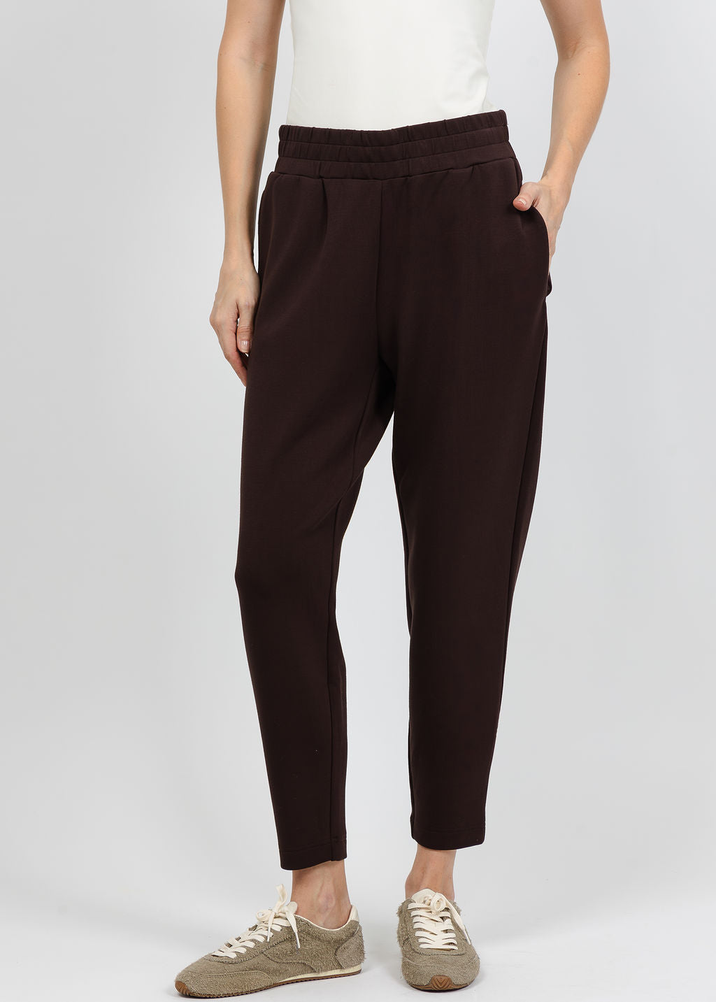 Varley The Slim Pant 25" in Coffee Bean available at Barbara Katz