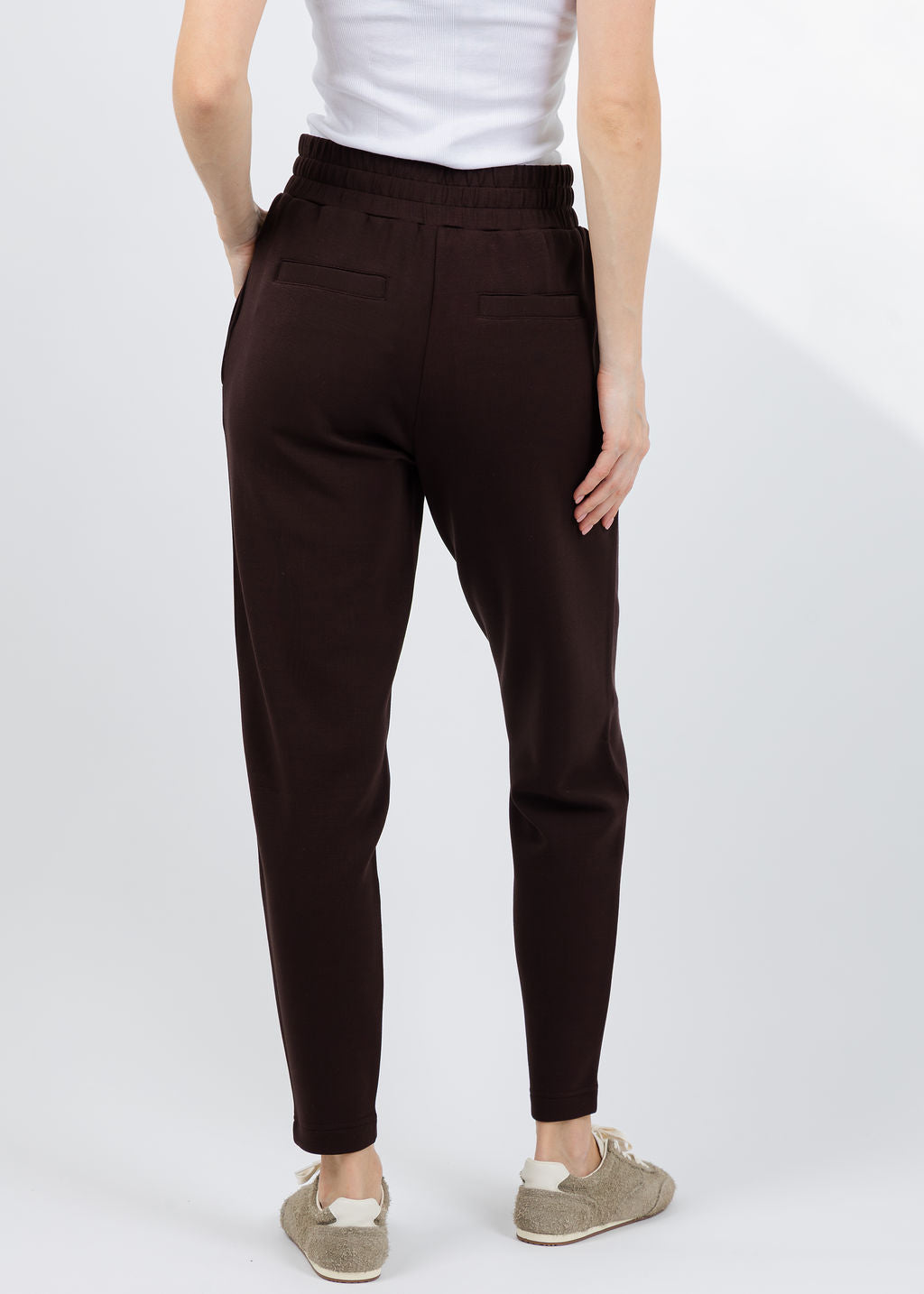 Varley The Slim Pant 27.5" in Coffee Bean available at Barbara Katz