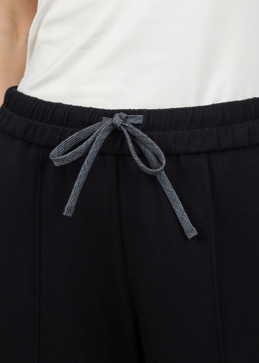 Varley The Wide Leg Pants 28" in Black available at Barbara Katz