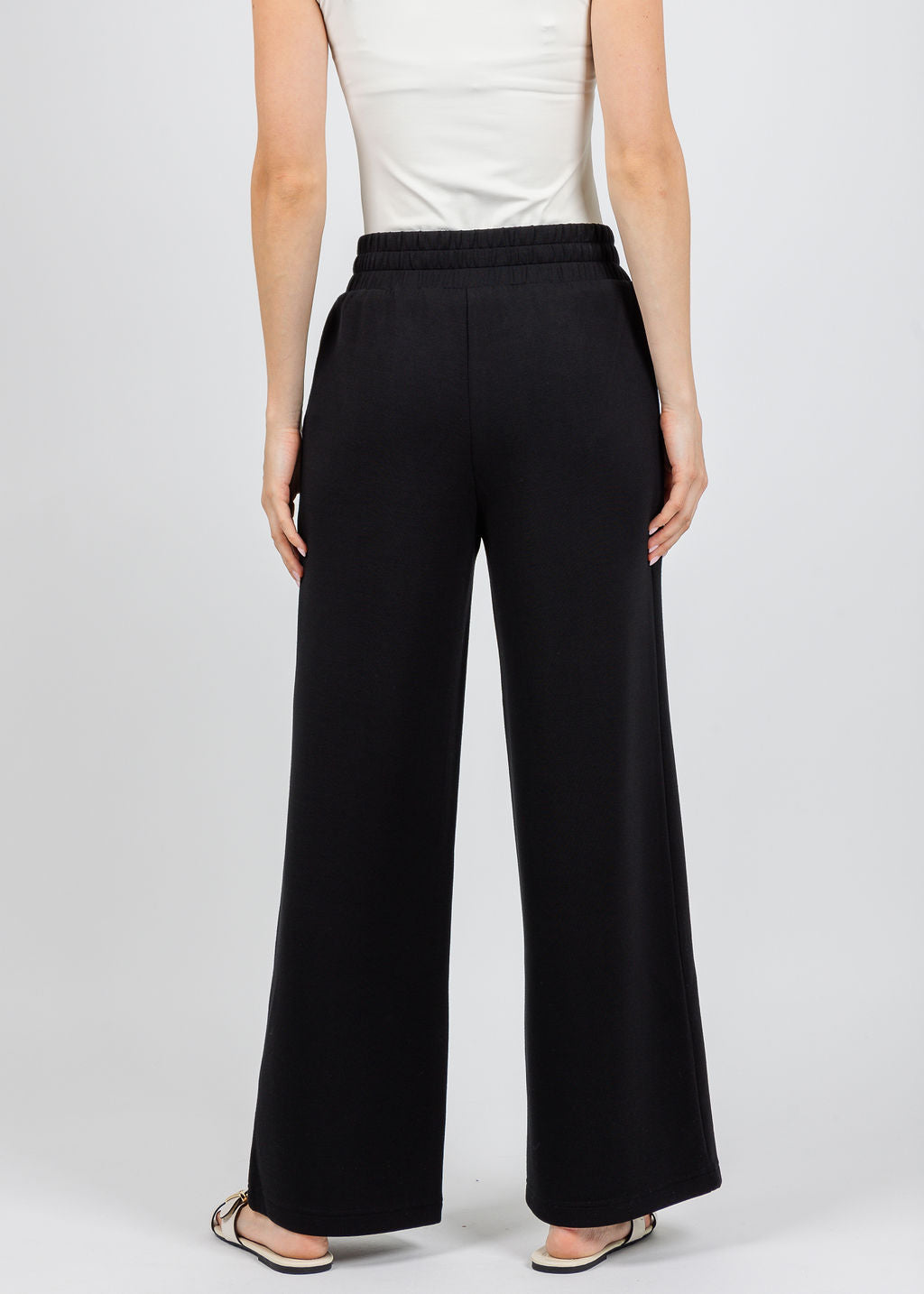 Varley The Wide Leg Pants 28" in Black available at Barbara Katz