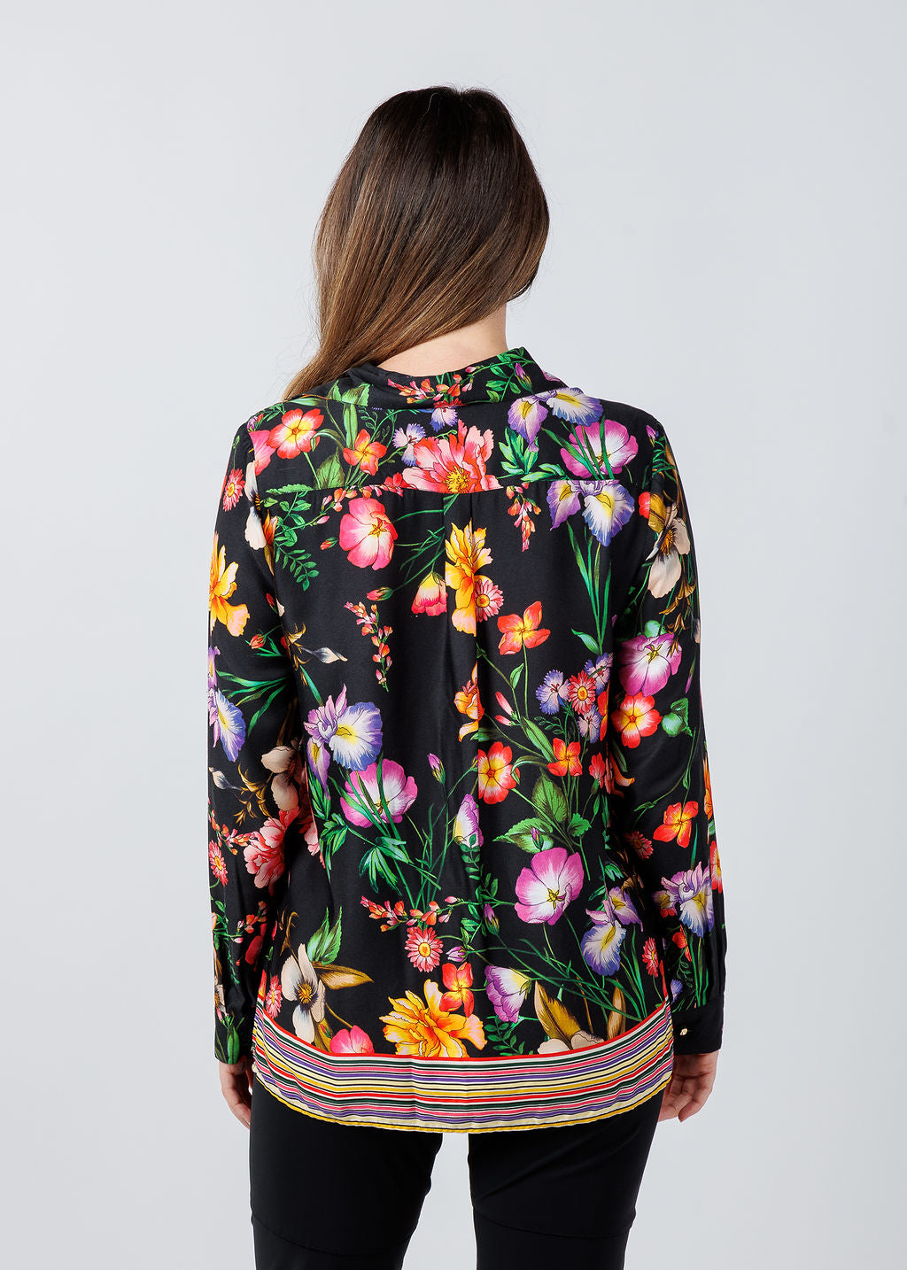 Vilagallo Tea Estampado Flor Blouse in Negro/Multi available at Barbara Katz