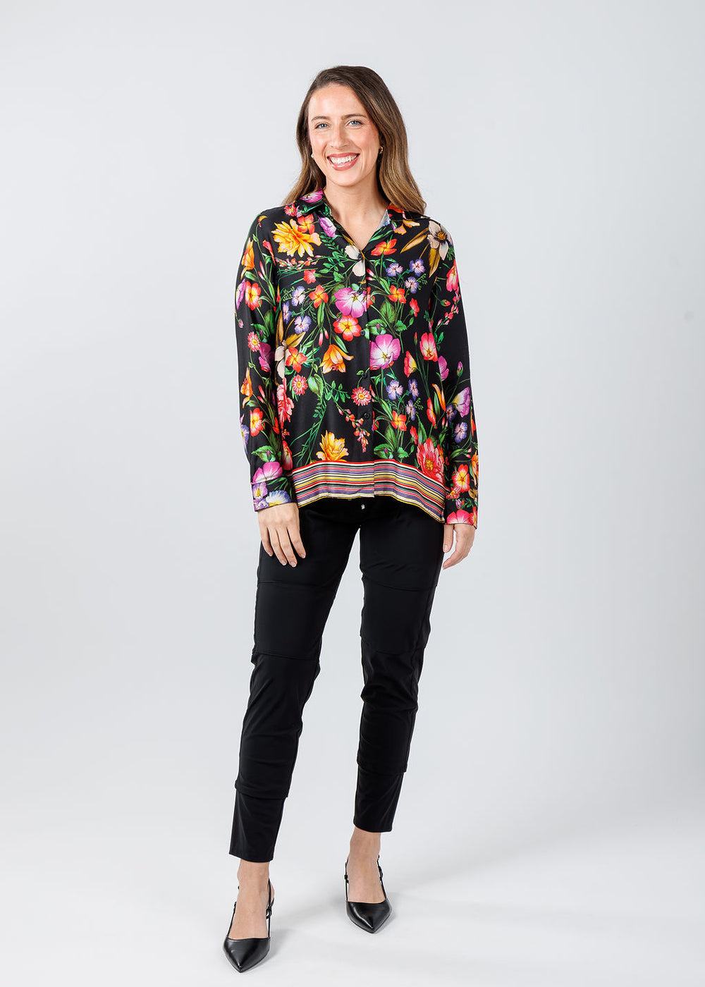 Vilagallo Tea Estampado Flor Blouse in Negro/Multi paired with Raffaello Rossi Candy Pants in Black available at Barbara Katz