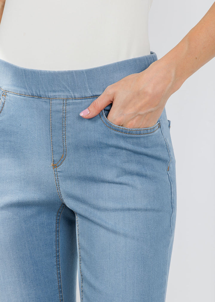 Wonderjeans Pull On Ankle Jean 27" in Blue Bleach available at Barbara Katz