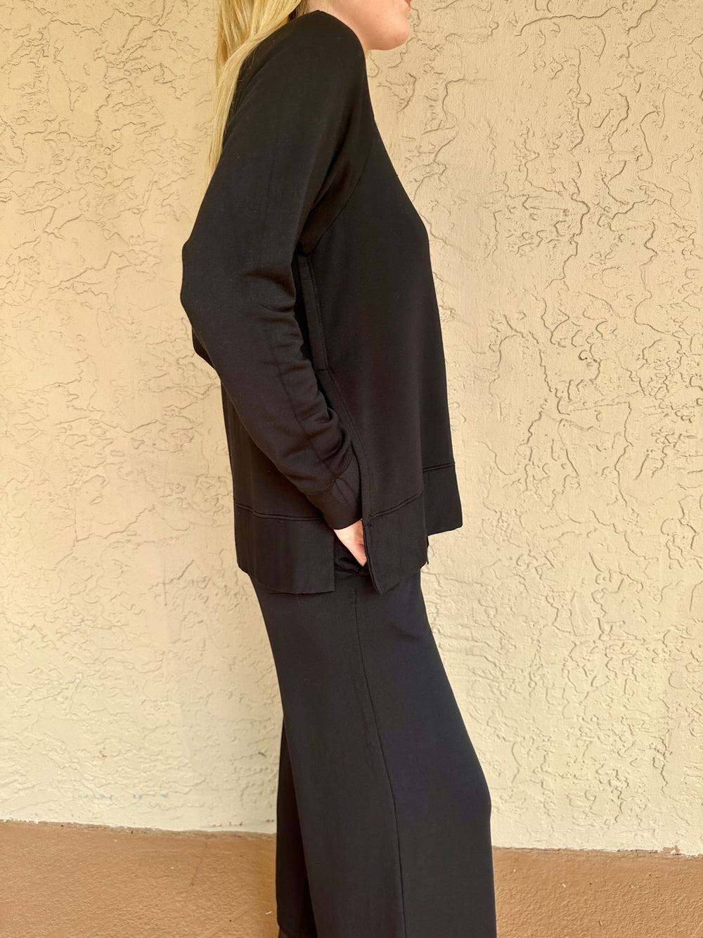 Fleece Raglan Side Slit Sweatshirt - Black