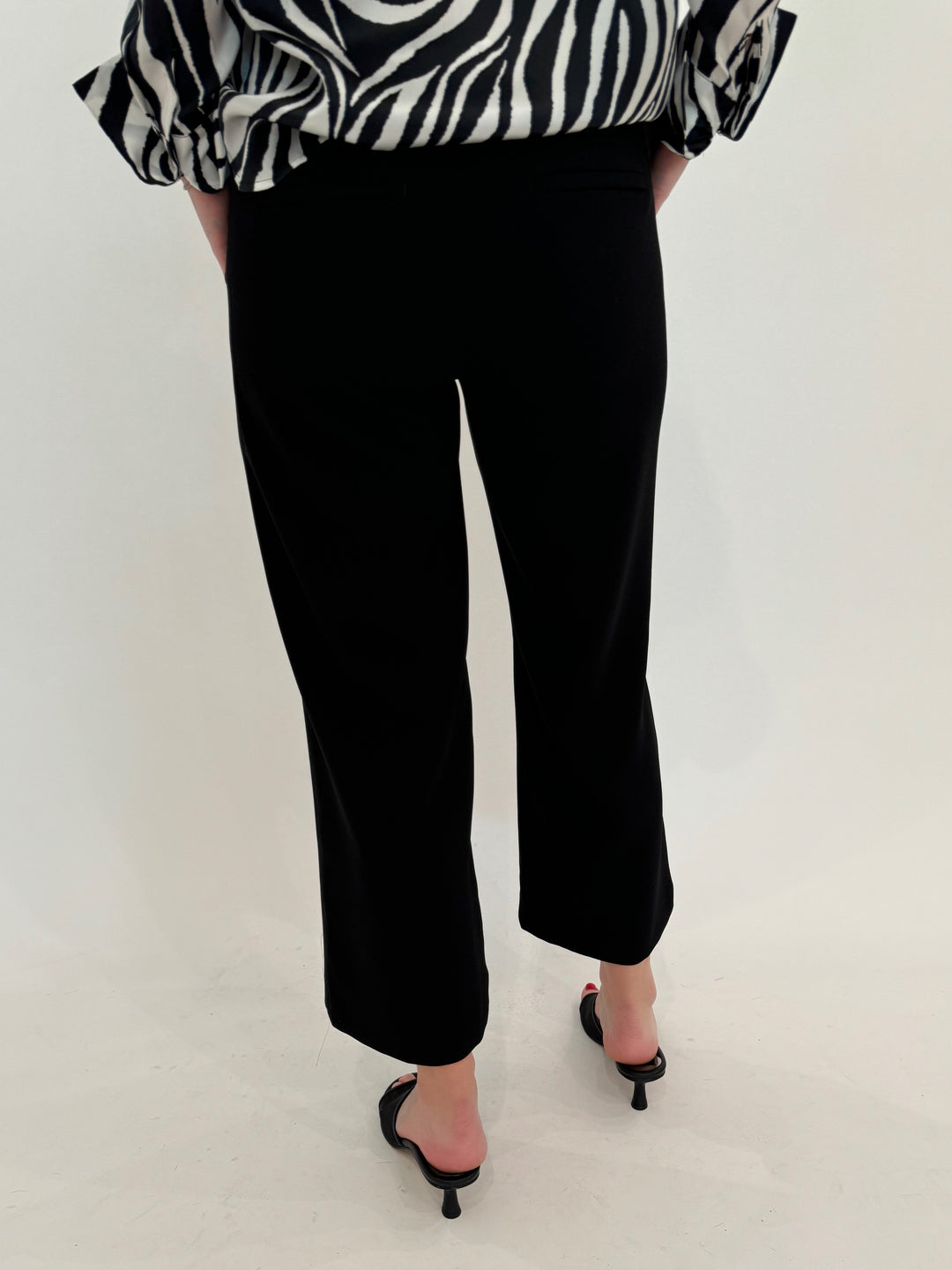 MAC Chiara Crop Floating Crepe Pants in Black