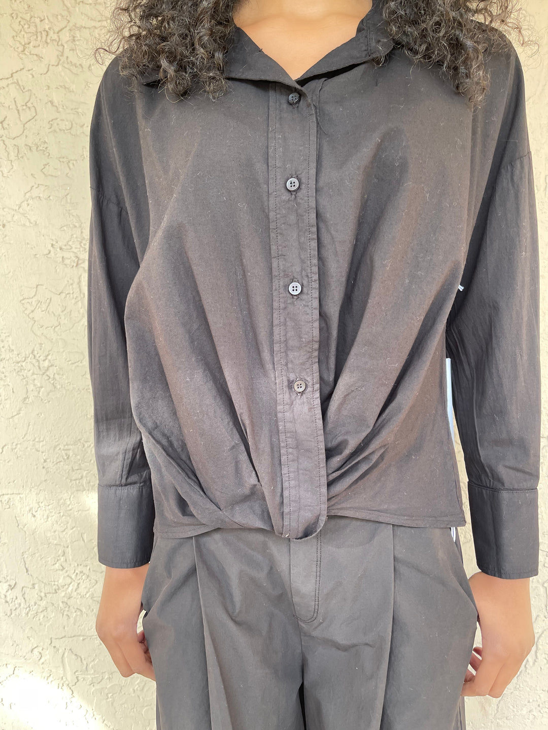 Stateside Poplin Long Sleeve Front-Twist Shirt - Black