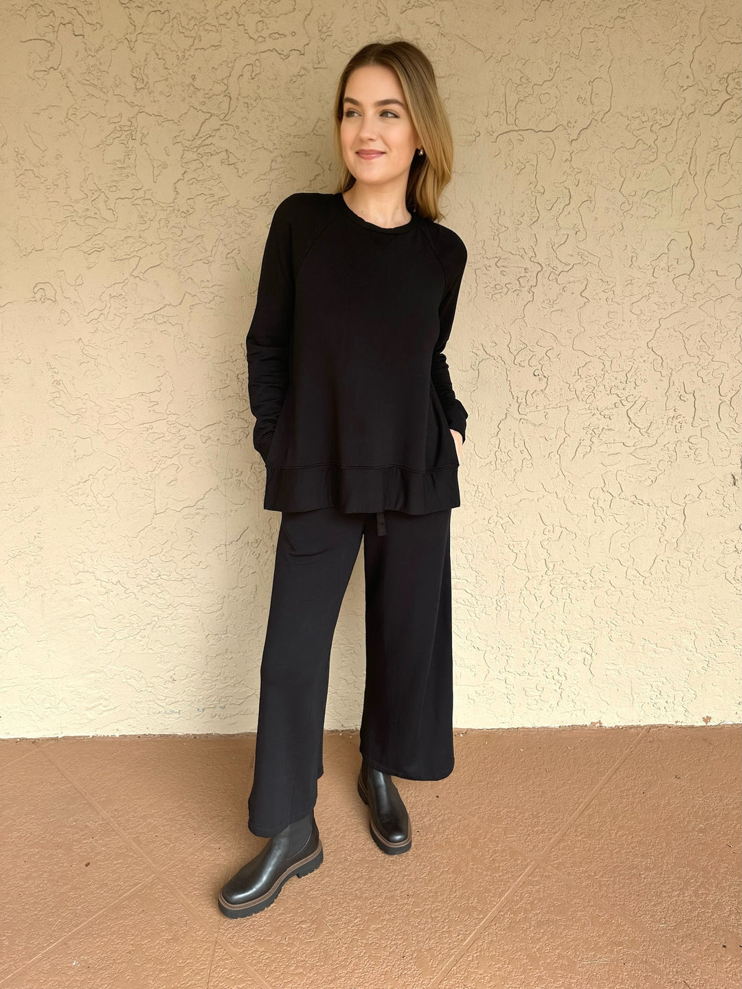 Fleece Raglan Side Slit Sweatshirt - Black