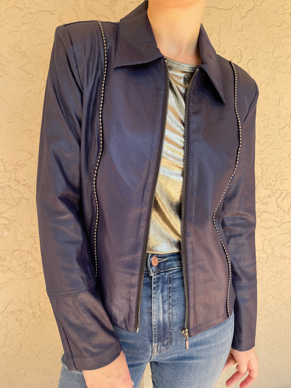 Cropped Jacket with Stud