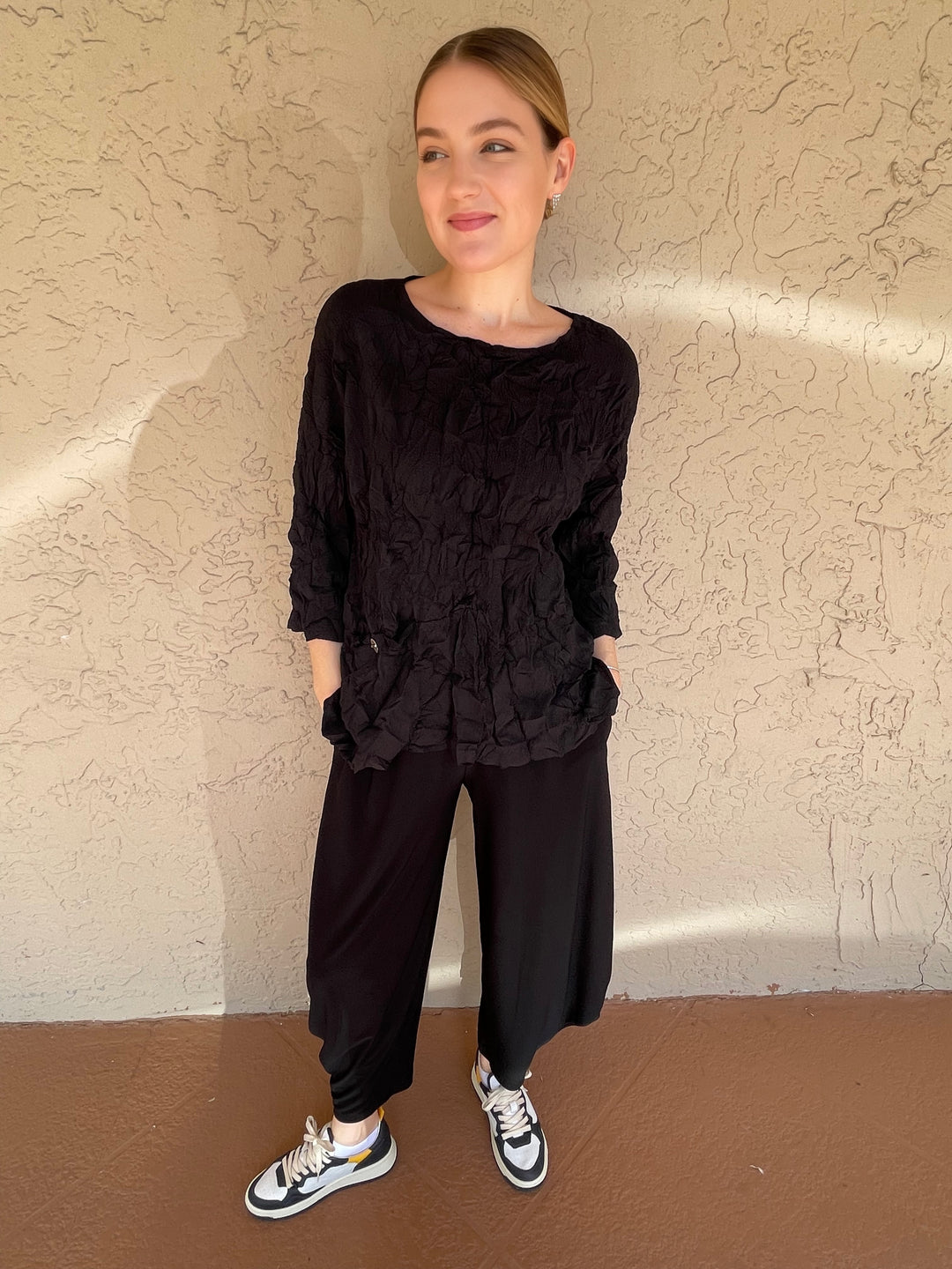 Chalet - Aurelia Crush Top in black 