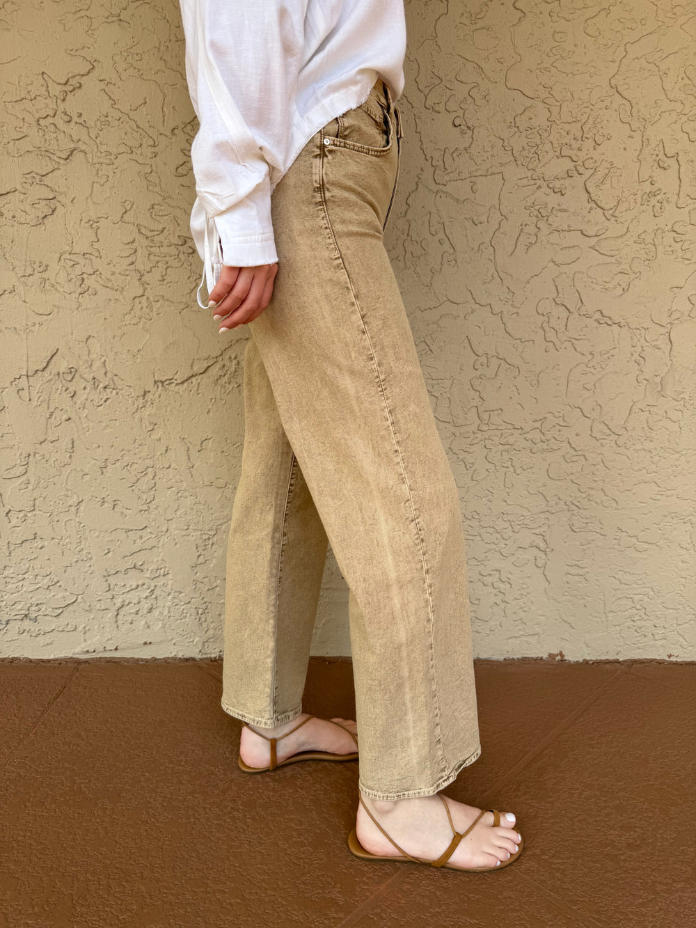 Tan The Dodger Ankle Jeans by Mother