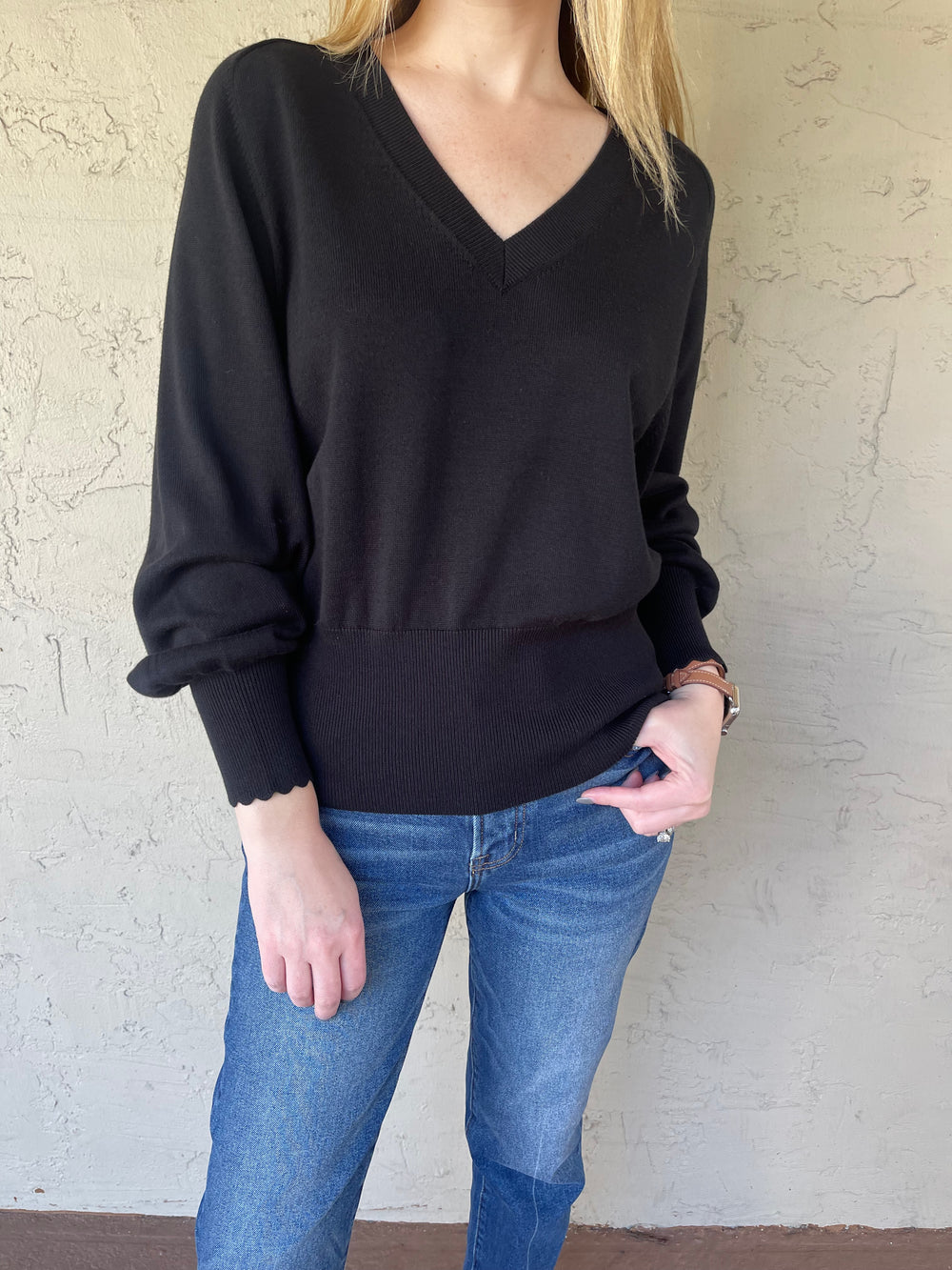 Repeat V Neck - Black