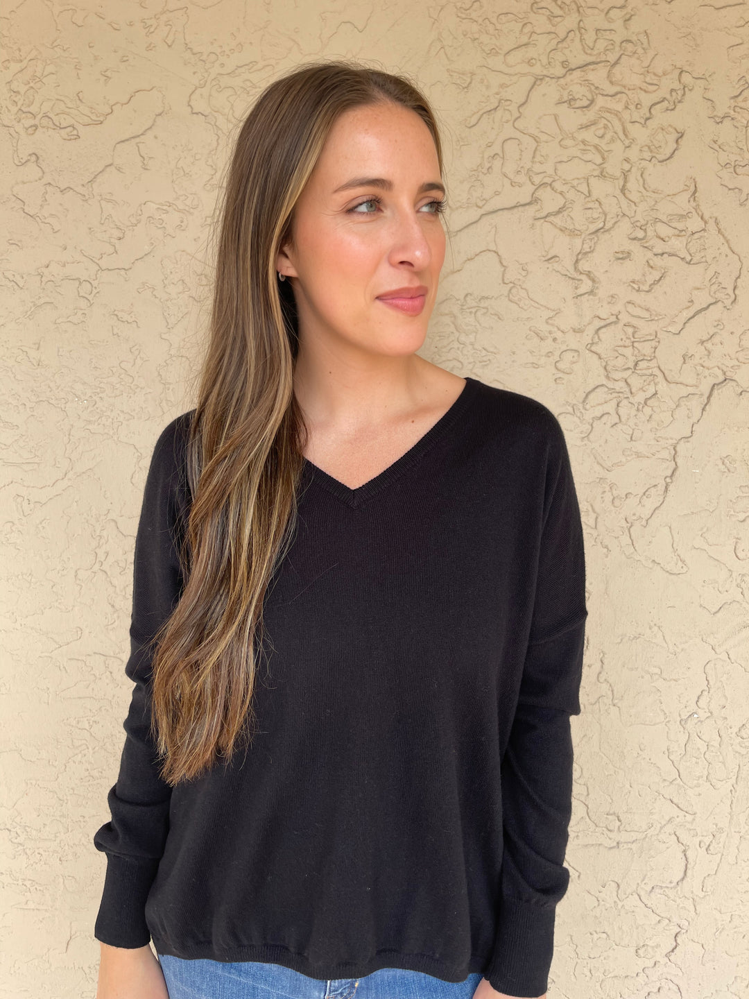 Boyfriend V-Neck Sweater - Black
