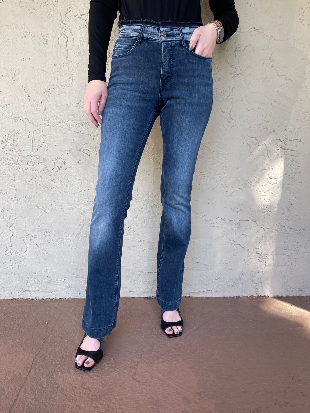 Mac Bootcut Rawedge Waist 32" Denim