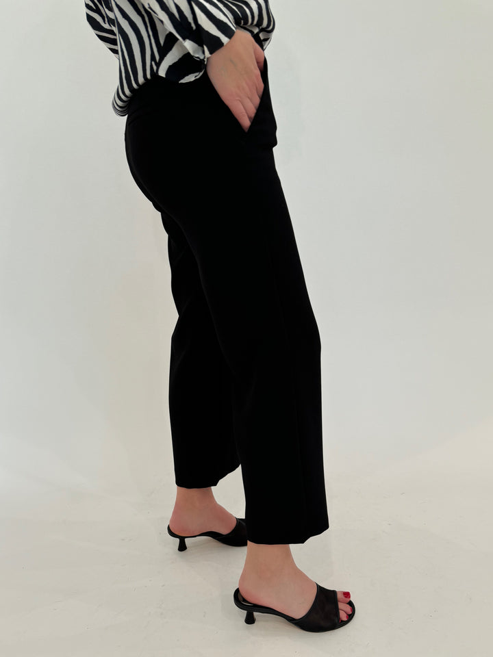 MAC Chiara Crop Floating Crepe Pants in Black