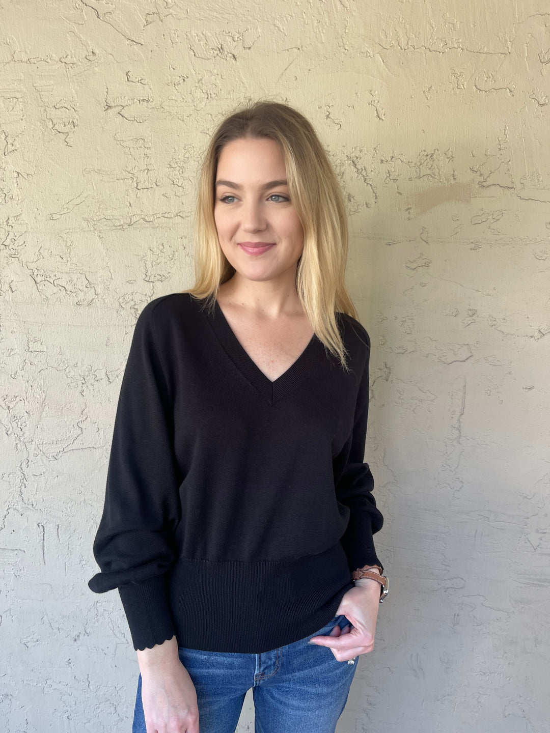 Repeat V Neck - Black
