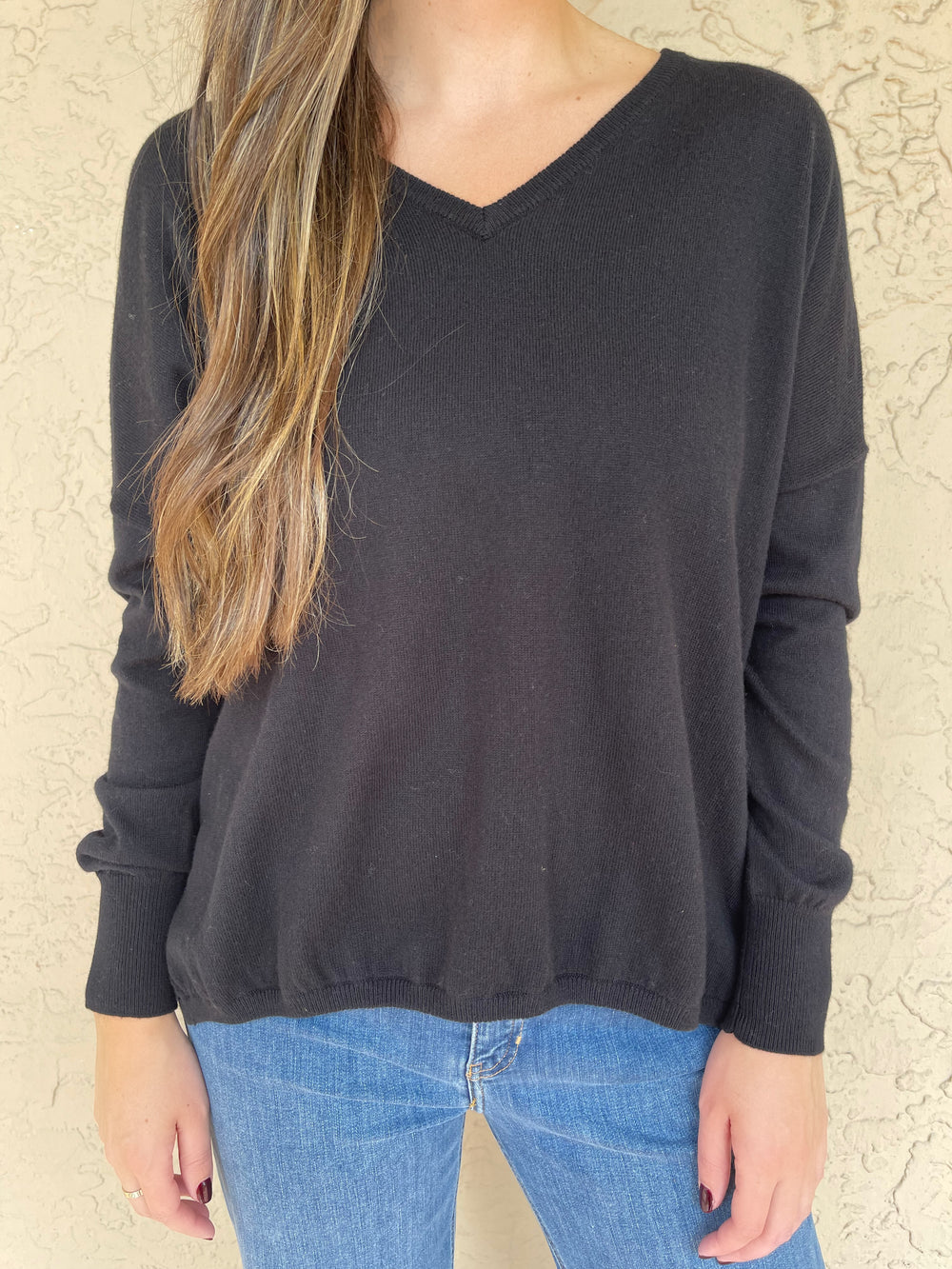 Boyfriend V-Neck Sweater - Black