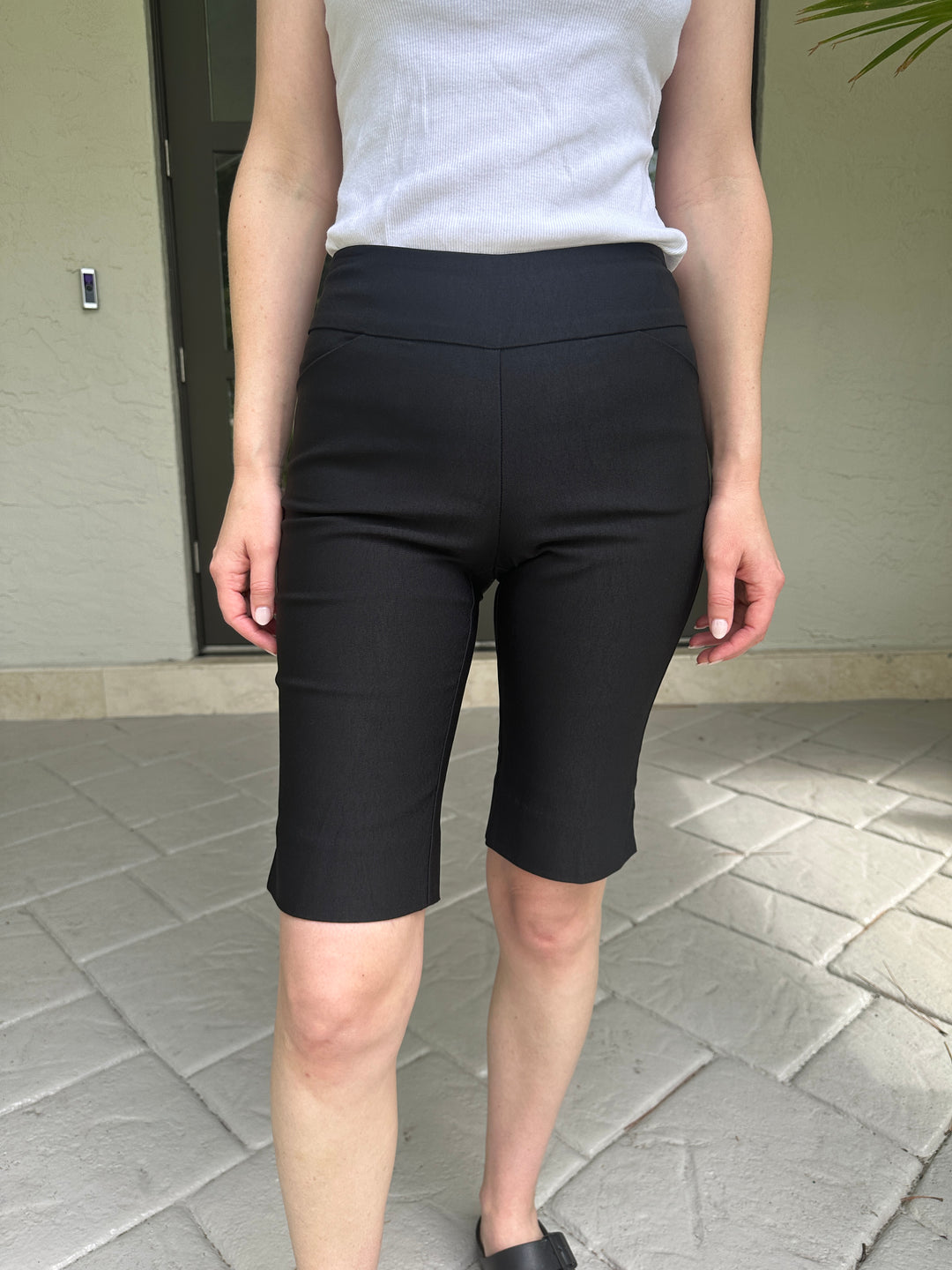 Pure Amici Pull On Short - Black