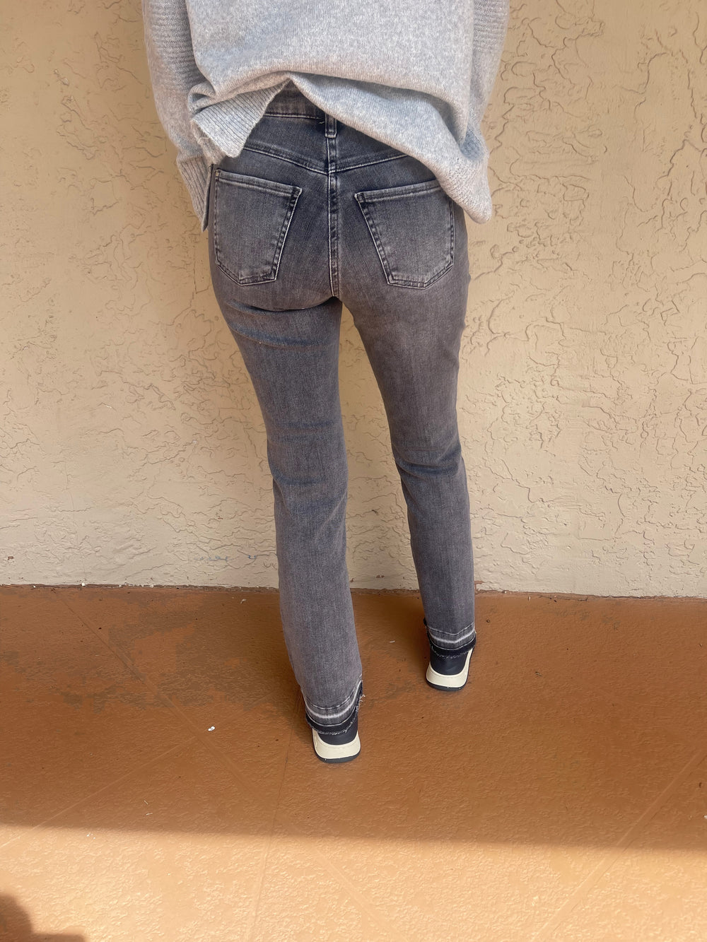 MAC DENIM Dream Boot Open Hem Denim 30" - Charcoal