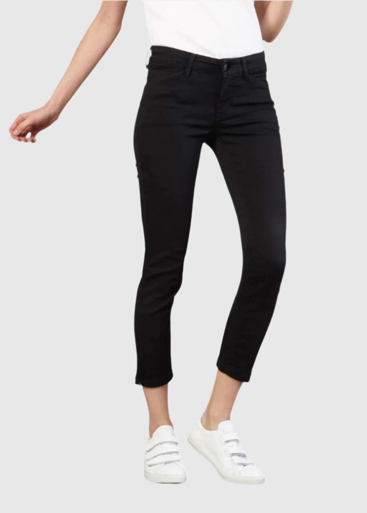 Dream Chic Crop Jean - Black